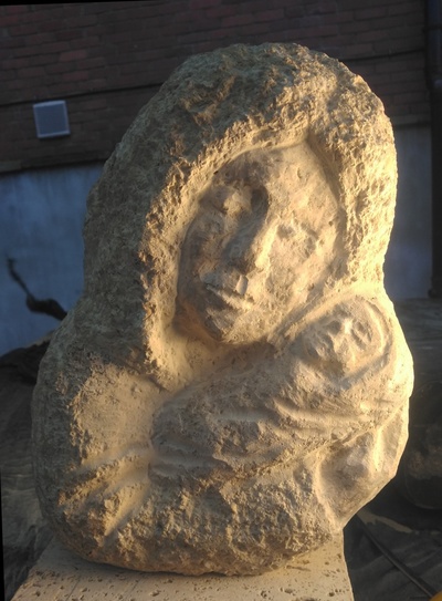 Tom Allan
Mother and Child
Ancaster Stone h32 cms
£350