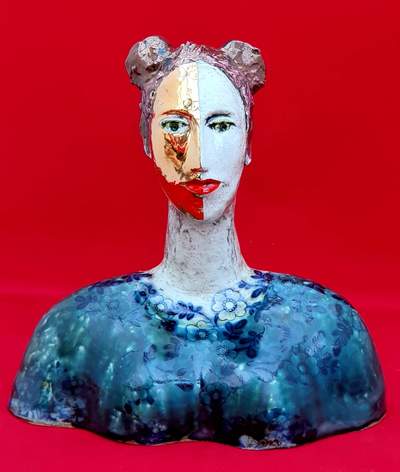 Ludmilla Kosmina
Porcelain 
H 18 cms
£195