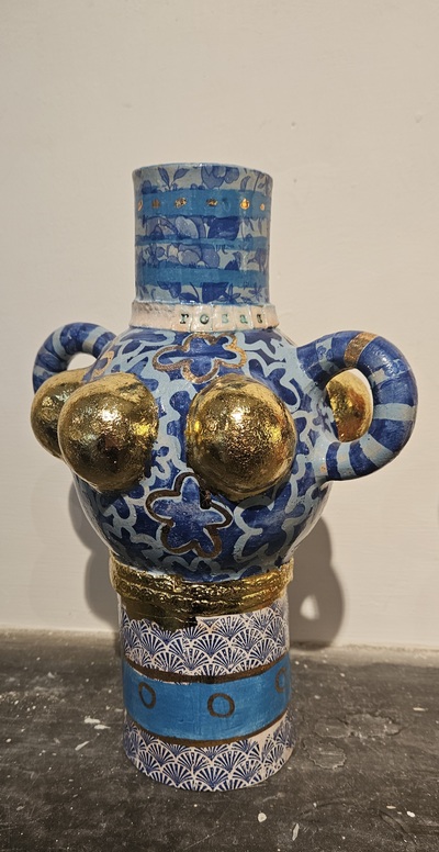 Melanie O'Donnell
Rosas II
handbuilt ceramic 30 cm high
£160