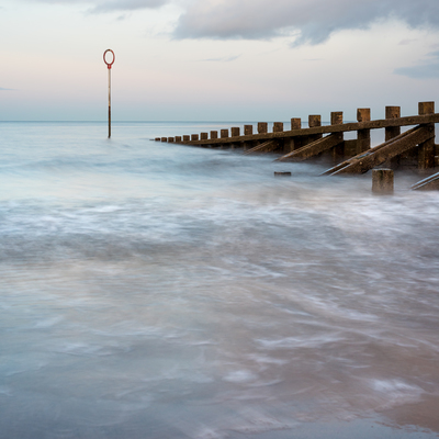 Portobello Groyne
Fotospeed NST Bright White
12.6 x 12.6 ins Edition 1/5
£225 (unframed)