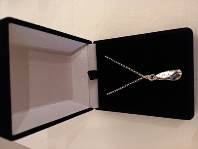 Sarah Anderson
Sterling Silver and Freshwater Pearl
Curled Leaf Necklace 
£55
